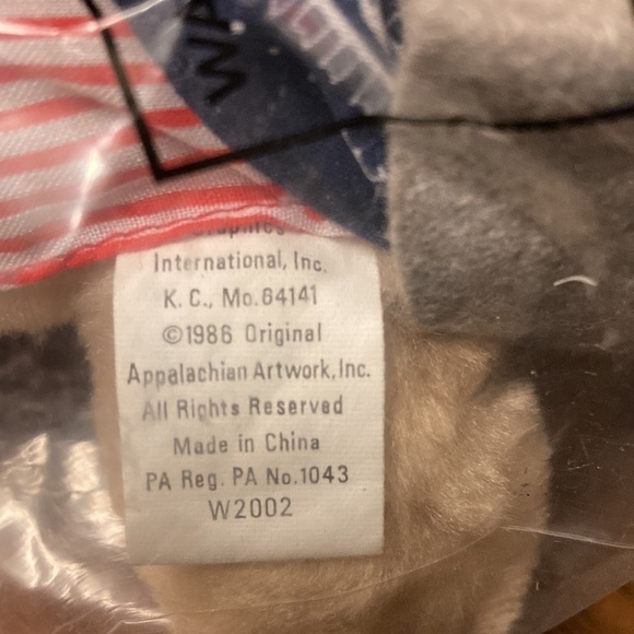 NEW IN PACKAGING! VINTAGE WENDY'S FURSKIN BEARS - Picture 9 of 13